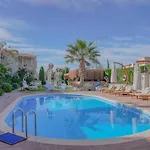 Marina Palace 2*