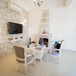 אורחן Marina Palace