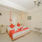 Marina Palace אלאקאטי