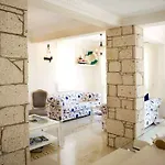 Marina Palace אורחן אלאקאטי
