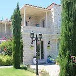 Marina Palace 2*
