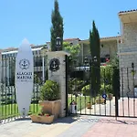 Marina Palace 2*