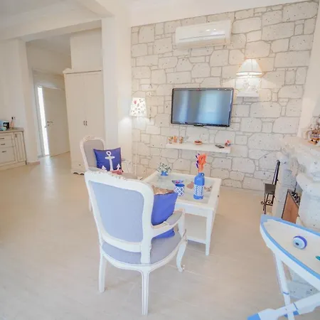 Marina Palace Αλακάτι
