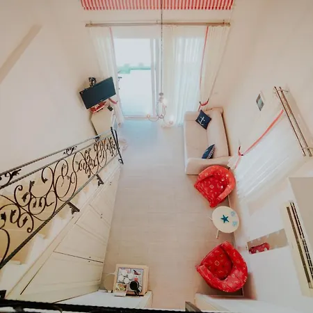 Marina Palace 2*