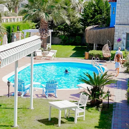 אורחן Marina Palace אלאקאטי
