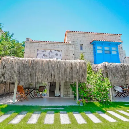 אורחן Marina Palace אלאקאטי