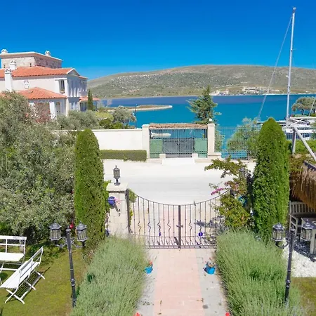 Πανδοχείο Marina Palace 2*