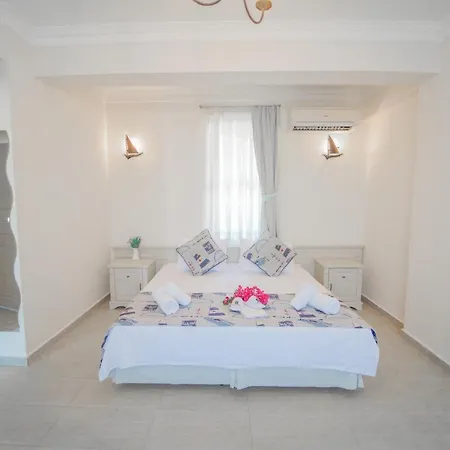 Πανδοχείο Marina Palace
