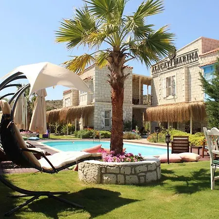 Πανδοχείο Marina Palace 2*