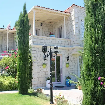 Marina Palace 2*