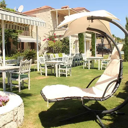 Marina Palace 2*