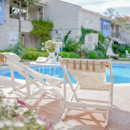 Han/Misafirhane Marina Palace