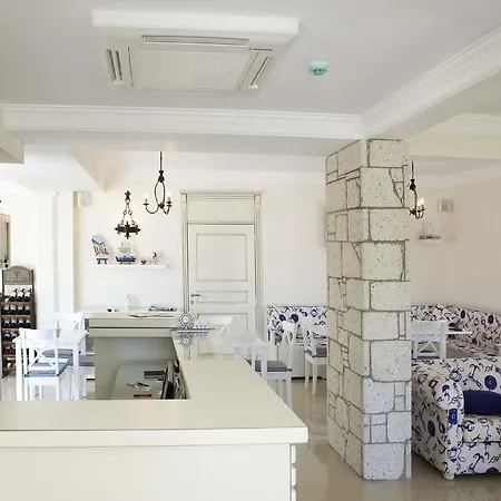 Marina Palace 2* Alaçatı