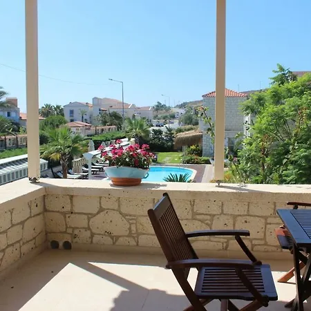 Marina Palace 2* Alaçatı